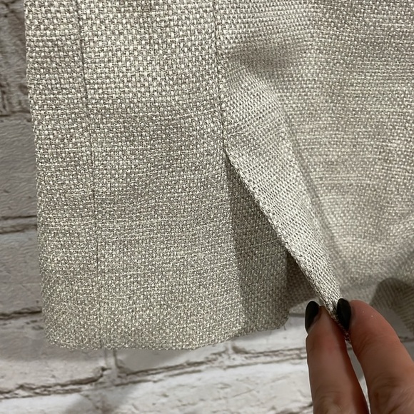 White House Black Market Shorts Size 4 Short - Picture 3 of 8